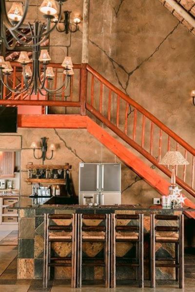 Tshukudiba Game Lodge Tom Burke Exterior foto
